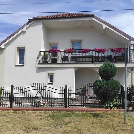 Pokoje Goscinne Cuma Leba Exterior foto